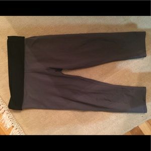 Fabletics size M capris